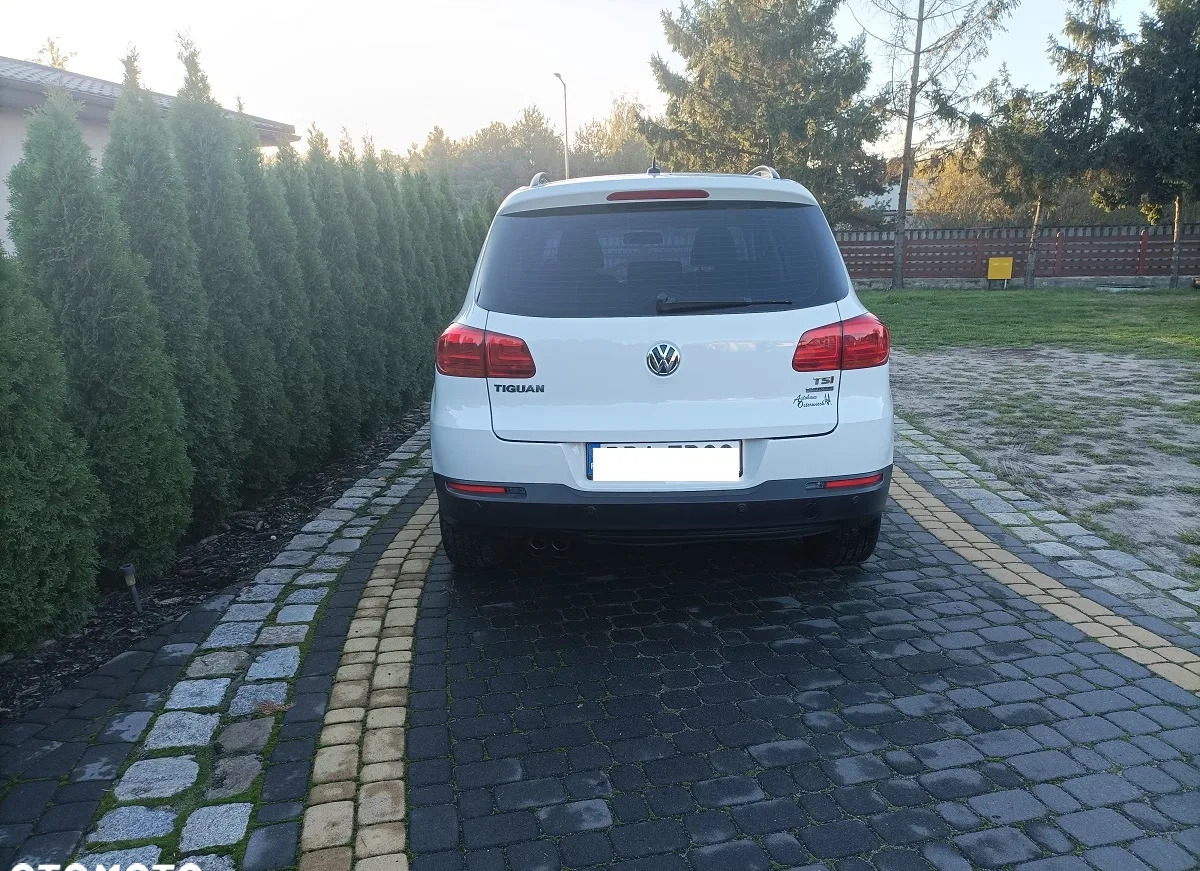Volkswagen Tiguan cena 41999 przebieg: 169800, rok produkcji 2012 z Rawicz małe 67